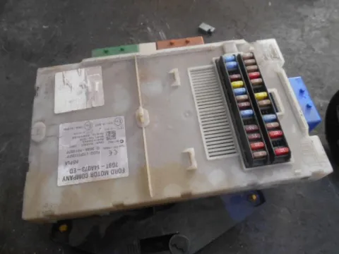 Ασφαλειοθήκη Μηχανής 7G9T14A073ED για FORD MONDEO (2007 - 2010) Mk4a (BA7 - CD345) Ασφαλειοθήκη Μηχανής 7G9T14A073ED για FORD MONDEO (2007 - 2010) Mk4a (BA7 - CD345)