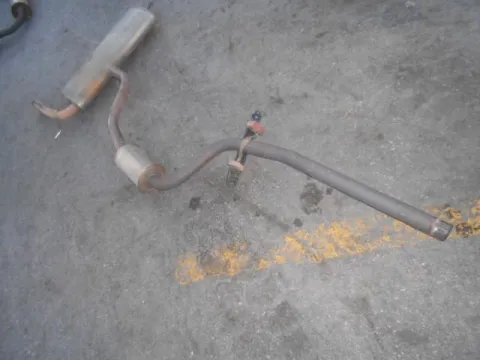 Καζανάκι Εξάτμισης Εμπρός για VW GOLF (2004 - 2008) Mk5 (1K1) *A* Καζανάκι Εξάτμισης Εμπρός για VW GOLF (2004 - 2008) Mk5 (1K1) *A*
