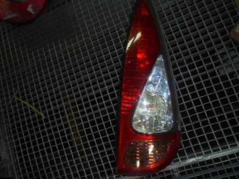 Φανάρι Πίσω Δεξί Ραγισμένο για TOYOTA YARIS VERSO (2002 - 2004) (XP20) Φανάρι Πίσω Δεξί Ραγισμένο για TOYOTA YARIS VERSO (2002 - 2004) (XP20)