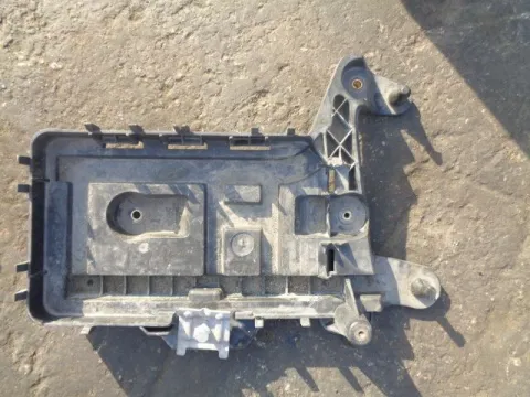 Βάση Μπαταρίας για VW GOLF (2004 - 2008) Mk5 (1K1) *Δ* Βάση Μπαταρίας για VW GOLF (2004 - 2008) Mk5 (1K1) *Δ*