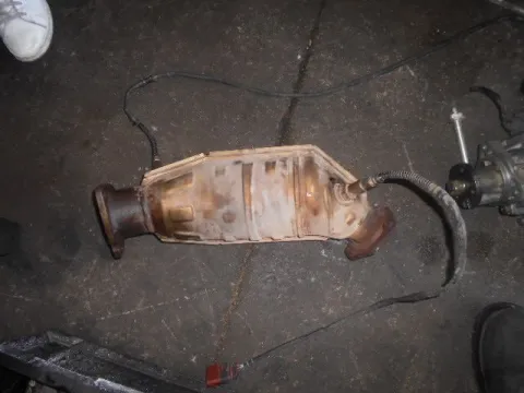 Καταλύτης για AUDI A4 (1999 - 2001) (8D) Καταλύτης για AUDI A4 (1999 - 2001) (8D)