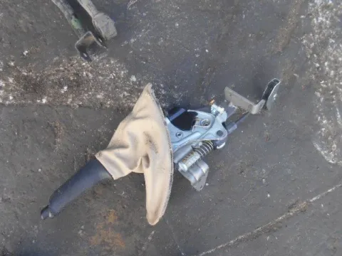 Καστάνια Χειροφρένου για BMW 3 Series (2005 - 2008) (E90-1-2-3)  *Δ* Καστάνια Χειροφρένου για BMW 3 Series (2005 - 2008) (E90-1-2-3)  *Δ*