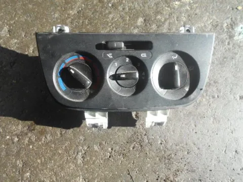 Χειριστήρια Καλοριφέρ για FIAT FIORINO (2008 -) Χειριστήρια Καλοριφέρ για FIAT FIORINO (2008 -)