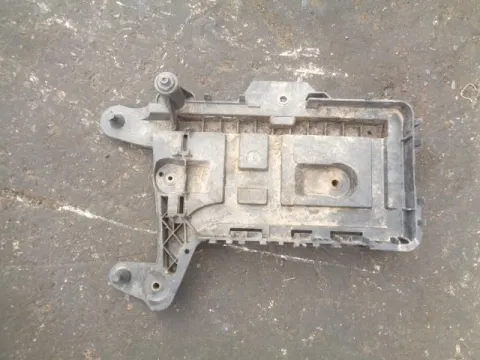 Βάση Μπαταρίας για VW GOLF (2004 - 2008) Mk5 (1K1) *Δ* Βάση Μπαταρίας για VW GOLF (2004 - 2008) Mk5 (1K1) *Δ*