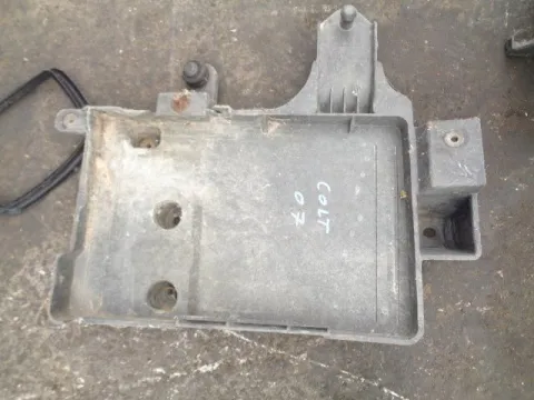 Βάση Μπαταρίας για MITSUBISHI COLT (2005 - 2008 ) (CZ) *Δ* Βάση Μπαταρίας για MITSUBISHI COLT (2005 - 2008 ) (CZ) *Δ*