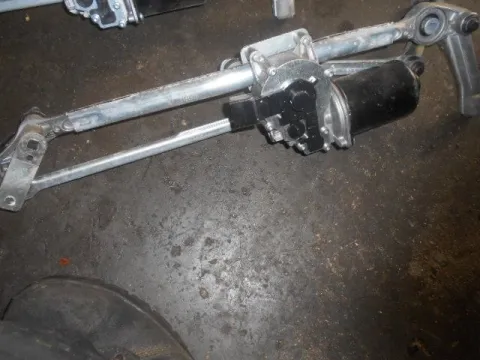 Μοτέρ Κίνησης Εμπρός Υαλοκαθαριστήρων για BMW 3 Series (2008 - 2012) (E90-1-2-3 F-L)  ΠΑΛΕΤΑ 4 *297379* Μοτέρ Κίνησης Εμπρός Υαλοκαθαριστήρων για BMW 3 Series (2008 - 2012) (E90-1-2-3 F-L)  ΠΑΛΕΤΑ 4 *297379*