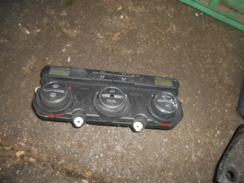 Χειριστήρια Καλοριφέρ για VW GOLF (2004 - 2008) Mk5 (1K1) Χειριστήρια Καλοριφέρ για VW GOLF (2004 - 2008) Mk5 (1K1)