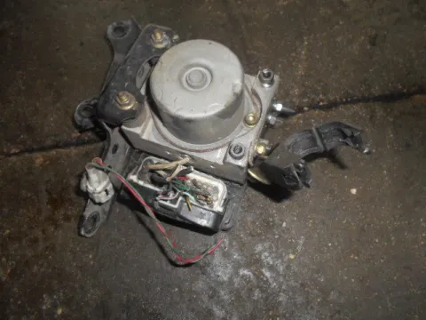 Μονάδα ABS 8954152230 για TOYOTA YARIS (1999 - 2002) (XP10) 1400 (1ND-TV) Diesel 75 (NLP10) D-4D Μονάδα ABS 8954152230 για TOYOTA YARIS (1999 - 2002) (XP10) 1400 (1ND-TV) Diesel 75 (NLP10) D-4D
