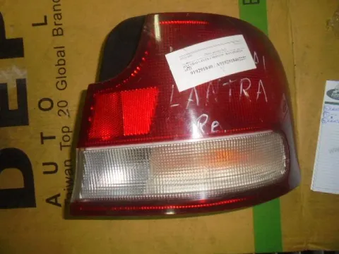 Φανάρι Πίσω Δεξί για HYUNDAI LANTRA (1993 - 1995) (J1) Sedan - 4dr Φανάρι Πίσω Δεξί για HYUNDAI LANTRA (1993 - 1995) (J1) Sedan - 4dr