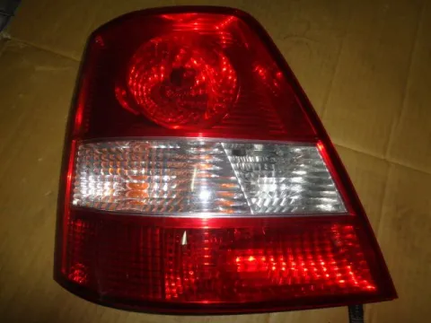 Φανάρι Πίσω Αριστερό 4 Ντουί για KIA SORENTO (2002 - 2007) (JC) Φανάρι Πίσω Αριστερό 4 Ντουί για KIA SORENTO (2002 - 2007) (JC)