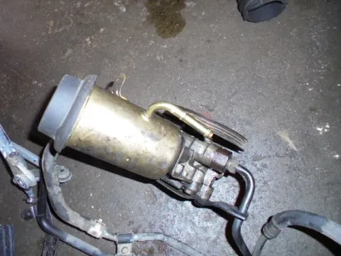 Αντλία Υδραυλικού Τιμονιού για TOYOTA YARIS (1999 - 2002) (XP10) Αντλία Υδραυλικού Τιμονιού για TOYOTA YARIS (1999 - 2002) (XP10)