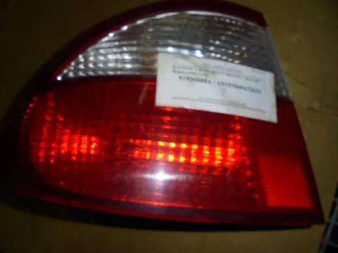 Φανάρι Πίσω Αριστερό Ραγισμένο για CHEVROLET - DAEWOO LANOS (1997 - 2000) (T100) Sedan - 4dr Φανάρι Πίσω Αριστερό Ραγισμένο για CHEVROLET - DAEWOO LANOS (1997 - 2000) (T100) Sedan - 4dr