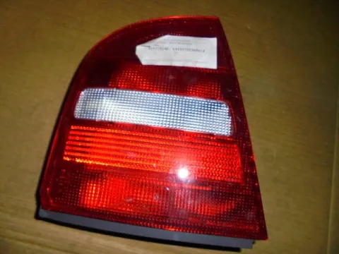 Φανάρι Πίσω Αριστερό Ραγισμένο για SKODA OCTAVIA (1997 - 2000) 4 (1U2-5) Hatchback - 5dr Φανάρι Πίσω Αριστερό Ραγισμένο για SKODA OCTAVIA (1997 - 2000) 4 (1U2-5) Hatchback - 5dr