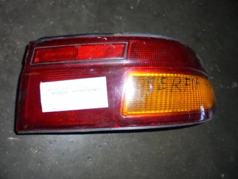 Φανάρι Πίσω Δεξί Ραγισμένο για KIA SEPHIA (1993 - 1994) (FA) Sedan - 4dr Φανάρι Πίσω Δεξί Ραγισμένο για KIA SEPHIA (1993 - 1994) (FA) Sedan - 4dr