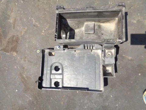 Βάση Μπαταρίας για MITSUBISHI COLT (2005 - 2008 ) (CZ) *Δ* Βάση Μπαταρίας για MITSUBISHI COLT (2005 - 2008 ) (CZ) *Δ*