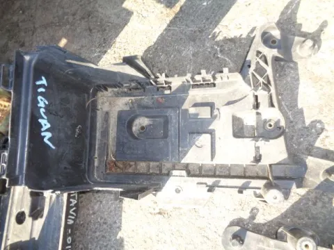 Βάση Μπαταρίας για VW TIGUAN (2008 - 2012) (5N) *Δ* Βάση Μπαταρίας για VW TIGUAN (2008 - 2012) (5N) *Δ*