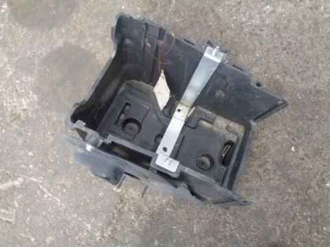Βάση Μπαταρίας για FORD FIESTA (2012 - ) ( ) *Δ* Βάση Μπαταρίας για FORD FIESTA (2012 - ) ( ) *Δ*