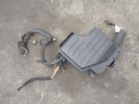 Ασφαλειοθήκη Μηχανής για OPEL CORSA (2006 - 2011) D *Δ* Ασφαλειοθήκη Μηχανής για OPEL CORSA (2006 - 2011) D *Δ*