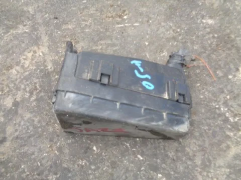 Ασφαλειοθήκη Μπαταρίας για HONDA JAZZ (2005 - 2008) (GD) *Δ* Ασφαλειοθήκη Μπαταρίας για HONDA JAZZ (2005 - 2008) (GD) *Δ*