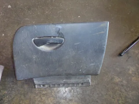 Ντουλαπάκι για FORD FOCUS (1998 - 2001) Mk1a *Γ* Ντουλαπάκι για FORD FOCUS (1998 - 2001) Mk1a *Γ*
