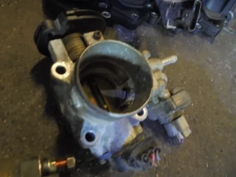 Σώμα Πεταλούδας για TOYOTA YARIS (1999 - 2002) (XP10) 1000 1SZ-FE petrol 68 SCP10 Σώμα Πεταλούδας για TOYOTA YARIS (1999 - 2002) (XP10) 1000 1SZ-FE petrol 68 SCP10