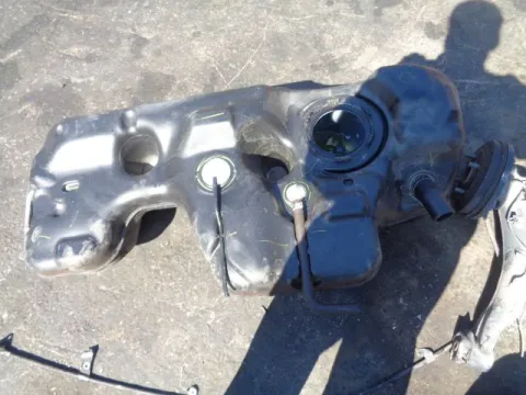 Δεξαμενή Καυσίμου (Ρεζερβουάρ) για NISSAN D40 NAVARA (2005 - 2010) 2500 (YD25DDTi) Diesel 144 dCi  *ΔΒ* Δεξαμενή Καυσίμου (Ρεζερβουάρ) για NISSAN D40 NAVARA (2005 - 2010) 2500 (YD25DDTi) Diesel 144 dCi  *ΔΒ*