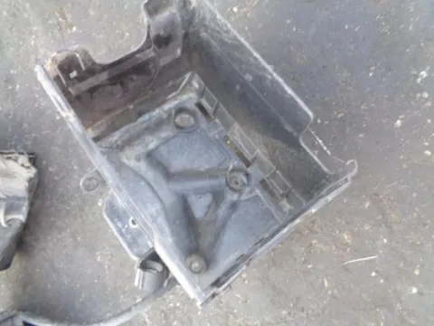 Βάση Μπαταρίας για VW POLO (2009 - 2014) (6R) , SKODA FABIA (2007 - 2011) *Δ* Βάση Μπαταρίας για VW POLO (2009 - 2014) (6R) , SKODA FABIA (2007 - 2011) *Δ*