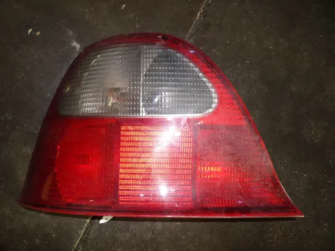 Φανάρι Πίσω Αριστερό ΡΑΓΙΣΜΕΝΟ για ROVER 200 (1996 - 1999) (XW) Φανάρι Πίσω Αριστερό ΡΑΓΙΣΜΕΝΟ για ROVER 200 (1996 - 1999) (XW)