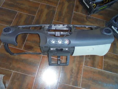 Ταμπλό για RENAULT TWINGO (2007 - 2012) (CN0) **Γ** Ταμπλό για RENAULT TWINGO (2007 - 2012) (CN0) **Γ**