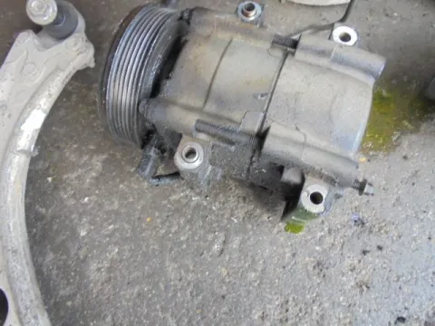 Συμπιεστής A-C (Κομπρέσορας) για FORD MAVERICK (2001 - 2005) Συμπιεστής A-C (Κομπρέσορας) για FORD MAVERICK (2001 - 2005)