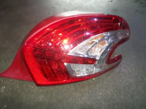 Φανάρι Πίσω Δεξί ΜΕ LED για PEUGEOT 208 (2012 - ) ( ) Φανάρι Πίσω Δεξί ΜΕ LED για PEUGEOT 208 (2012 - ) ( )