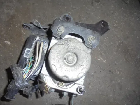 Μονάδα ABS 8954152230 για TOYOTA YARIS (1999 - 2002) (XP10) Μονάδα ABS 8954152230 για TOYOTA YARIS (1999 - 2002) (XP10)