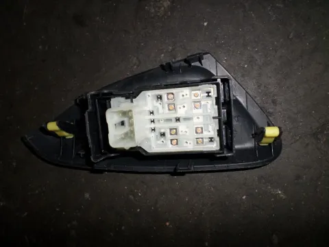 Διακόπτης Πόρτας Παραθύρων Κεντρικός Αριστερής 2ΠΛΟΣ 6PIN για TOYOTA AYGO (2014 - ) -  Διακόπτης Πόρτας Παραθύρων Κεντρικός Αριστερής 2ΠΛΟΣ 6PIN για TOYOTA AYGO (2014 - ) -