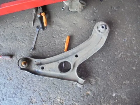 Ψαλίδι Εμπρός Δεξί για HYUNDAI GETZ (2002 - 2005) (TB) ΠΑΛΕΤΑ 2 *223977* Ψαλίδι Εμπρός Δεξί για HYUNDAI GETZ (2002 - 2005) (TB) ΠΑΛΕΤΑ 2 *223977*