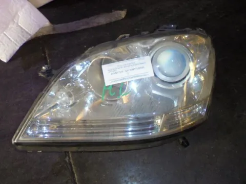 Φανάρι Εμπρός Αριστερό για MERCEDES M-CLASS (2005 - 2008) (W164) Φανάρι Εμπρός Αριστερό για MERCEDES M-CLASS (2005 - 2008) (W164)