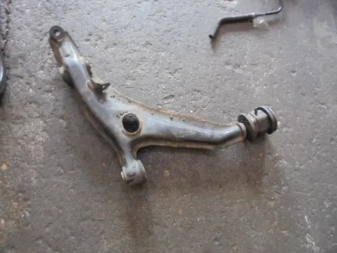 Ψαλίδι Εμπρός Δεξί για HONDA CIVIC (1996 - 1998) (EJ - K) (MA - B) Ψαλίδι Εμπρός Δεξί για HONDA CIVIC (1996 - 1998) (EJ - K) (MA - B)