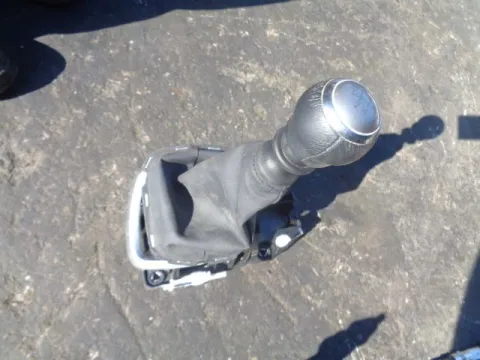 Μοχλός Ταχυτήτων Χ.Ντίζες για TOYOTA YARIS (2015 - ) *Δ* Μοχλός Ταχυτήτων Χ.Ντίζες για TOYOTA YARIS (2015 - ) *Δ*