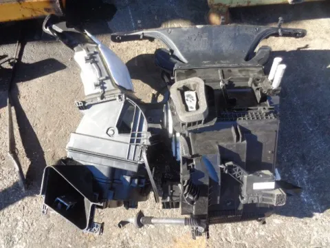 Ψύκτης (Εβαπορέτα) με Μοτέρ Καλοριφέρ για TOYOTA YARIS (2015 - )  *Α* (ΔΩΜΑΤΙΟ) Ψύκτης (Εβαπορέτα) με Μοτέρ Καλοριφέρ για TOYOTA YARIS (2015 - )  *Α* (ΔΩΜΑΤΙΟ)