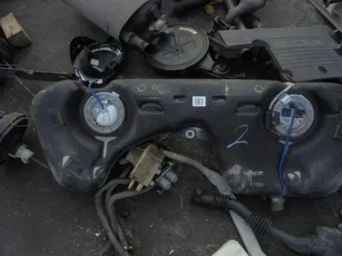 Δεξαμενή Καυσίμου (Ρεζερβουάρ) για BMW 3 Series (2005 - 2008) (E90-1-2-3) *ΔΒ* Δεξαμενή Καυσίμου (Ρεζερβουάρ) για BMW 3 Series (2005 - 2008) (E90-1-2-3) *ΔΒ*