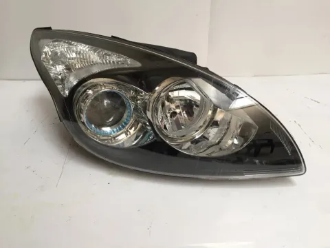 Φανάρι Εμπρός Δεξί Μαύρο για HYUNDAI i30 (2007 - 2012) Ημιτασιόν Φανάρι Εμπρός Δεξί Μαύρο για HYUNDAI i30 (2007 - 2012) Ημιτασιόν