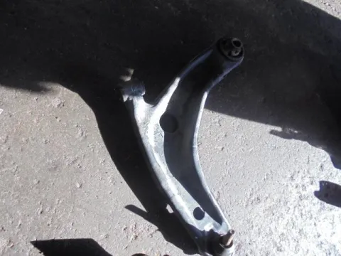 Ψαλίδι Εμπρός Αριστερό για TOYOTA YARIS (2009 - 2012) (XP90) Ψαλίδι Εμπρός Αριστερό για TOYOTA YARIS (2009 - 2012) (XP90)