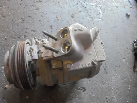 Συμπιεστής A-C (Κομπρέσορας) για TOYOTA HI-ACE (1996 - 2006) (XH10) Συμπιεστής A-C (Κομπρέσορας) για TOYOTA HI-ACE (1996 - 2006) (XH10)