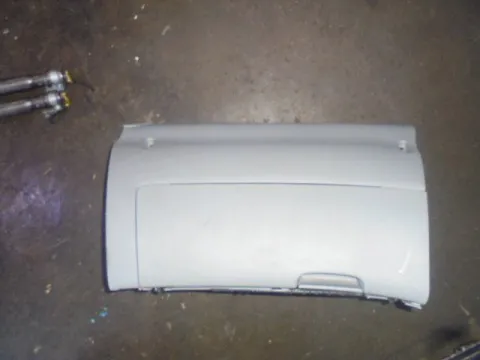 Ντουλαπάκι για VW GOLF (2009 - 2013) Mk6 (5K1) **Γ** Ντουλαπάκι για VW GOLF (2009 - 2013) Mk6 (5K1) **Γ**