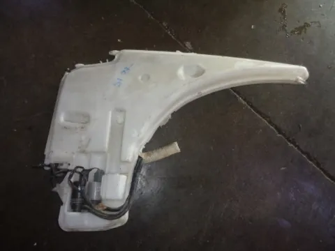 Δοχείο Υαλοκαθαριστήρων για BMW 1 Series (2007 - 2012) (eBay) Δοχείο Υαλοκαθαριστήρων για BMW 1 Series (2007 - 2012) (eBay)