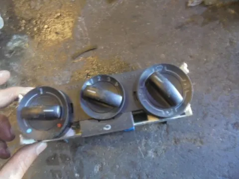 Χειριστήρια Καλοριφέρ για SEAT IBIZA (2002 - 2006) (6LZ) Χειριστήρια Καλοριφέρ για SEAT IBIZA (2002 - 2006) (6LZ)