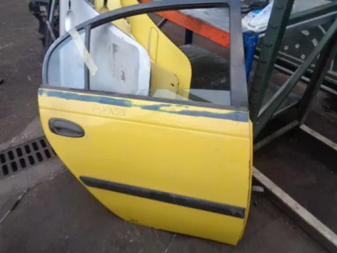Πόρτα Πίσω Δεξιά για TOYOTA AVENSIS (1997 - 2000) (T220) Πόρτα Πίσω Δεξιά για TOYOTA AVENSIS (1997 - 2000) (T220)