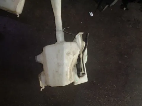 Δοχείο Υαλοκαθαριστήρων Με Μοτέρ για NISSAN ALMERA (2000 - 2002) (N16) 2dr,5dr Δοχείο Υαλοκαθαριστήρων Με Μοτέρ για NISSAN ALMERA (2000 - 2002) (N16) 2dr,5dr