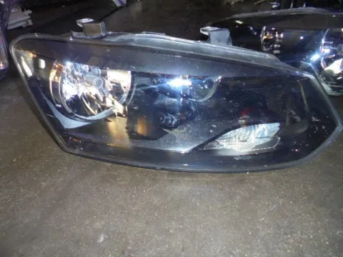 Φανάρι Εμπρός Δεξί Δίλαμπο Μαύρο Φόντο για VW POLO (2009 - 2014) (6R)