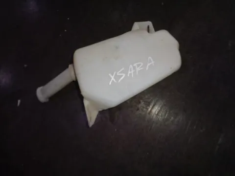 Δοχείο Υαλοκαθαριστήρων για CITROEN XSARA (1997 - 2000) Δοχείο Υαλοκαθαριστήρων για CITROEN XSARA (1997 - 2000)