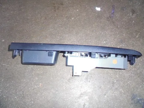 Διακόπτης Πόρτας Παραθύρων Κεντρικός Αριστερής για TOYOTA YARIS (2015 - 2017) 12pin τετραπλός - 